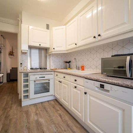 Fully Equipped Apartment Balcony Sleeps 7 Wifi Marseille Exteriör bild