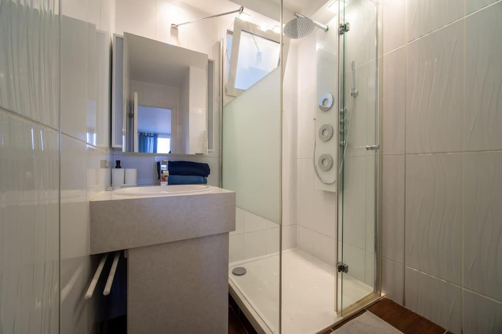 Fully Equipped Apartment Balcony Sleeps 7 Wifi Marseille Exteriör bild